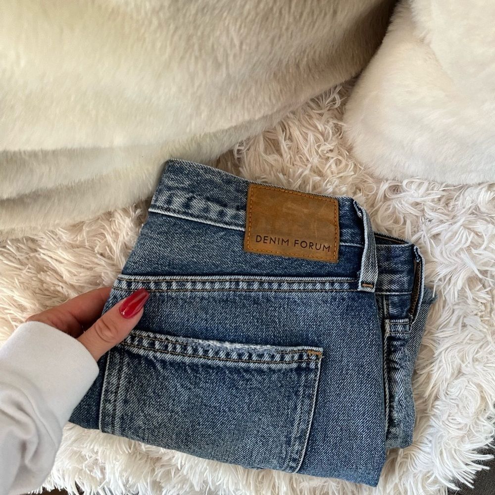 Denim Forum Aritzia the ex boyfriend denim short medium wash🐚🌸